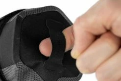 Apidura Expedition Cargo Cage Pack -Cykler Salgsbutik apidura expedition cargo pack feature pull tab hires